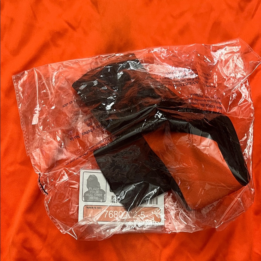 Spirit Orange Inmate Costume - Picture 4 of 5
